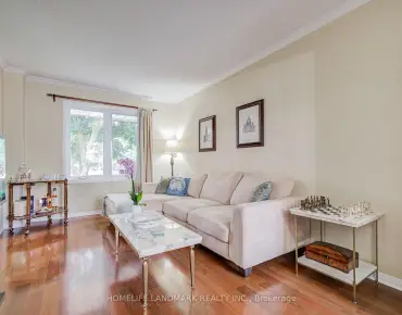 284 Murray Dr Aurora Village, Aurora 3 beds 3 baths 2 garage $899K