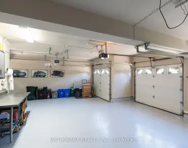 
54 Cheltenham Ave <a href='https://luckyalan.com/community.php?community=Vaughan:West Woodbridge'>West Woodbridge, Vaughan</a> 4 beds 4 baths 2 garage $1.6M