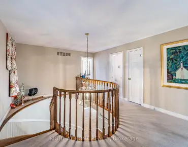 17 Fierheller Crt <a href='https://luckyalan.com/community.php?community=Markham:Berczy'>Berczy, Markham</a> 4 beds 6 baths 1 garage $1.469M