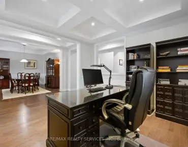 
45 Chilmar Cres <a href='https://luckyalan.com/community.php?community=Vaughan:Uplands'>Uplands, Vaughan</a> 4 beds 4 baths 2 garage $1.369M
