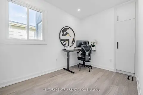 Richmond Hill Crosby community 42 Coventry Crt For Sale