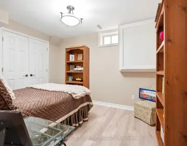 
Somerville  Stonehaven-Wyndham, Newmarket 4 beds 4 baths 2 garage $1.56M
