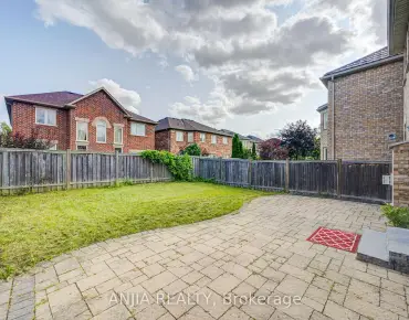 34 Glendennan Ave <a href='https://luckyalan.com/community.php?community=Markham:Cornell'>Cornell, Markham</a> 3 beds 4 baths 2 garage $1.268M