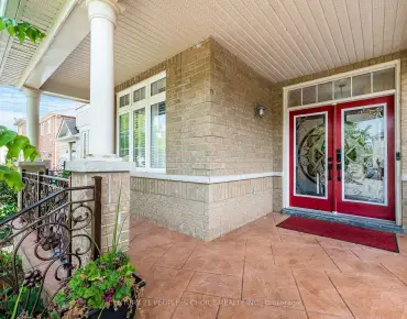 
26 Queen Mary Crt <a href='https://luckyalan.com/community.php?community=Vaughan:East Woodbridge'>East Woodbridge, Vaughan</a> 2 beds 4 baths 1 garage $1.05M