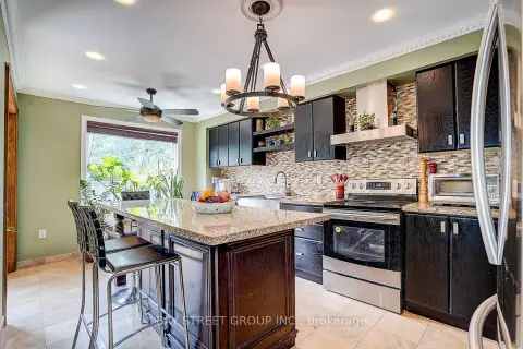Vaughan Brownridge community 304 Charlton Ave For Sale