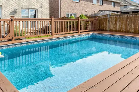 Vaughan Maple community 41 Convoy Cres For Sale