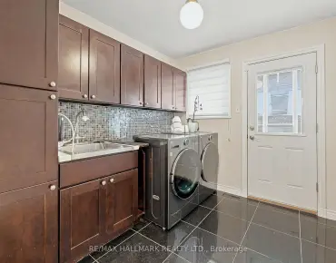 
2 Foxfield Cres <a href='https://luckyalan.com/community.php?community=Vaughan:Patterson'>Patterson, Vaughan</a> 5 beds 5 baths 2 garage $1.549M