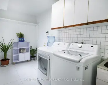 
20 Oak Crt Aurora Village, Aurora  beds  baths  garage $750K