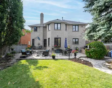 19 Mandolin Crt <a href='https://luckyalan.com/community.php?community=Vaughan:West Woodbridge'>West Woodbridge, Vaughan</a> 4 beds 4 baths 2 garage $1.6M
