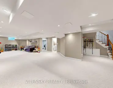 160 Carrier Cres <a href='https://luckyalan.com/community.php?community=Vaughan:Patterson'>Patterson, Vaughan</a> 4 beds 3 baths 1 garage $1.299M