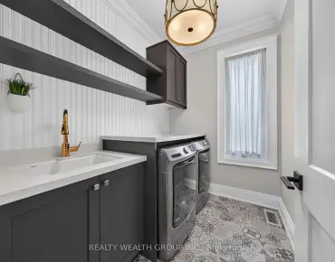 214 Lancaster Ave Bristol-London, Newmarket 3 beds 3 baths 2 garage $998.8K