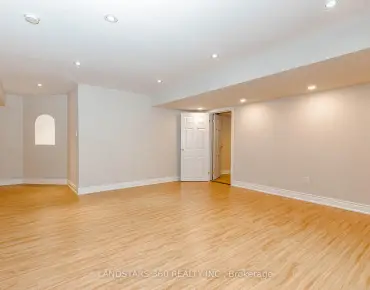 225 Essex Ave Harding, Richmond Hill 3 beds 2 baths 1 garage $1.15M