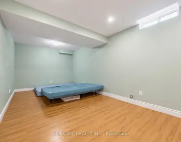 
Mercer Cres <a href='https://luckyalan.com/community.php?community=Markham:Raymerville'>Raymerville, Markham</a> 3 beds 3 baths 1 garage $1.3M