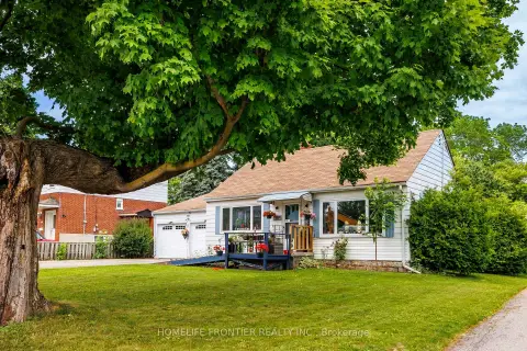 Newmarket Huron Heights-Leslie Valley community 593 Watson Ave For Sale