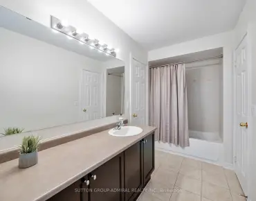 19 Evelyn Buck Ln Bayview Wellington, Aurora 3 beds 3 baths 1 garage $829.9K