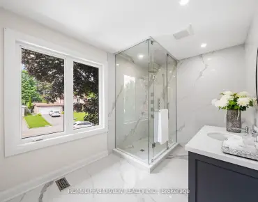 5 Jordana Dr <a href='https://luckyalan.com/community.php?community=Markham:Middlefield'>Middlefield, Markham</a> 4 beds 4 baths 2 garage $1.419M