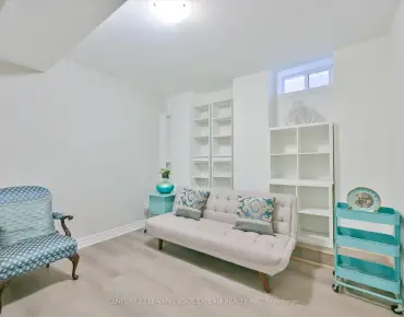 32 Turnberry Cres <a href='https://luckyalan.com/community.php?community=Markham:Unionville'>Unionville, Markham</a> 4 beds 4 baths 2 garage $1.768M