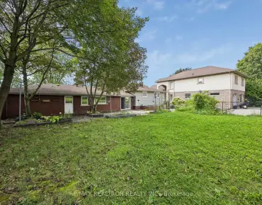 
41 Hamilton Dr Huron Heights-Leslie Valley, Newmarket 5 beds 2 baths  garage $975K
