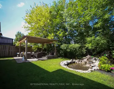 
13313 Bathurst St <a href='https://luckyalan.com/community.php?community=Richmond Hill:Oak Ridges'>Oak Ridges, Richmond Hill</a> 3 beds 3 baths 1 garage $809.9K