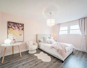 133 Risebrough Crct Milliken Mills West, Markham 4 beds 4 baths 2 garage $1.4M