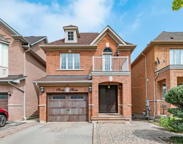 13 Bluenose St Vaughan Grove, Vaughan 2 beds 2 baths 1 garage $735K