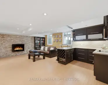 96 Islay Cres <a href='https://luckyalan.com/community.php?community=Vaughan:Maple'>Maple, Vaughan</a> 3 beds 3 baths 1 garage $850K
