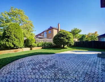 32 Turnberry Cres <a href='https://luckyalan.com/community.php?community=Markham:Unionville'>Unionville, Markham</a> 4 beds 4 baths 2 garage $1.768M