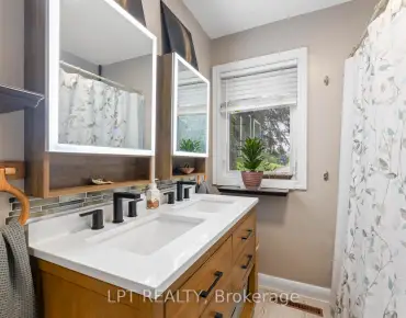 
98 Don Mor Dr Central Newmarket, Newmarket 2 beds 2 baths 1 garage $879.89K
