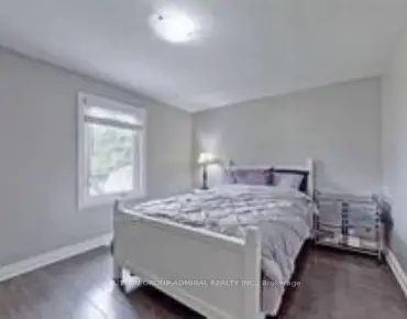 114 Cartier Cres Crosby - 3 睡房 5 卫生间 车位叫价880000加元