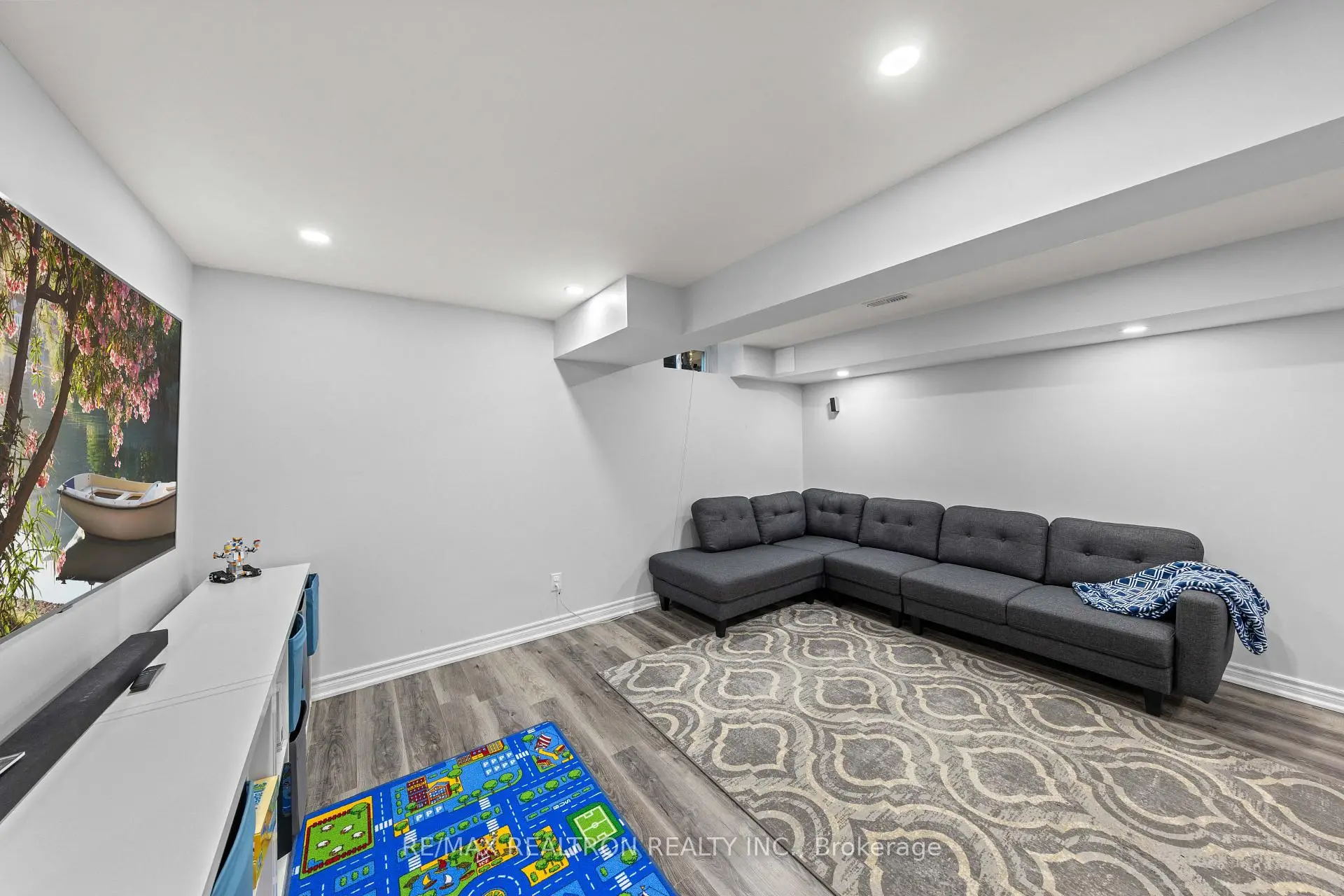 Richmond Hill Oak Ridges Lake Wilcox community 56 North Lake Rd For Sale