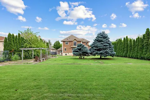 Richmond Hill South Richvale community 18 Yongeview Ave For Sale
