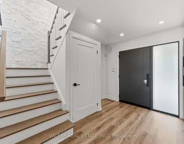 44 Krisbury Ave <a href='https://luckyalan.com/community.php?community=Vaughan:Patterson'>Patterson, Vaughan</a> 4 beds 3 baths 1 garage $1.08M