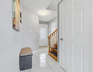 
96 Islay Cres Maple, Vaughan 3 beds 3 baths 1 garage $850K
