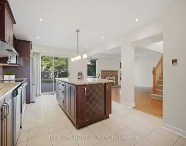 19 Azalea Gate Way Commerce Valley, Markham 4 beds 3 baths 2 garage $1.199M