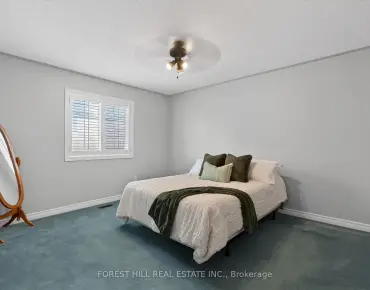 13 Bluenose St Vaughan Grove, Vaughan 2 beds 2 baths 1 garage $735K