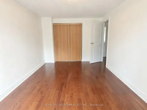Vaughan Glen Shields community 215 Bob O' Link Ave For Sale