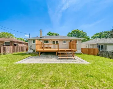 11 Alexis Rd <a href='https://luckyalan.com/community.php?community=Markham:Thornlea'>Thornlea, Markham</a> 3 beds 3 baths 2 garage $1.388M