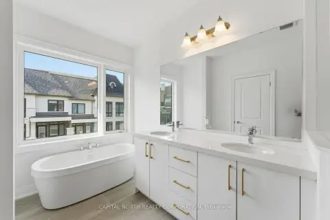 Richmond Hill Oak Ridges community 2A McCachen St For Sale