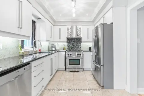 Vaughan Maple community 91 Princeton Gate For Sale