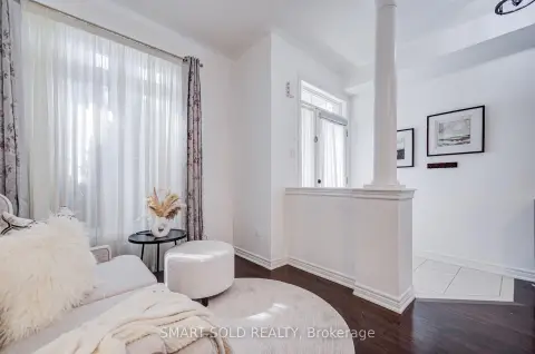 Richmond Hill Oak Ridges community 3 Chao Cres For Sale