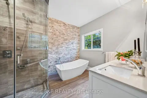 列治文山 Oak Ridges Lake Wilcox 社区 62 Fergus Ave 独立房 出售