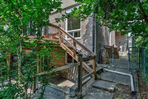 Richmond Hill North Richvale community 63 Don Head Village Blvd For Sale