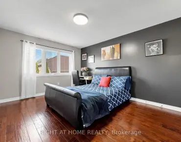 
40 Chateau Dr Vellore Village - 4 beds 4 baths 2 parking space(s) listed at $1599900
