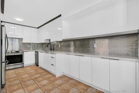 Newmarket Woodland Hill community 352 Flagstone Way For Sale