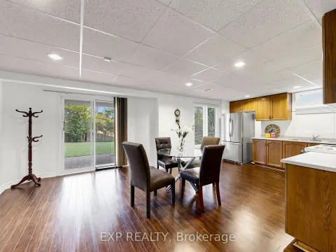 Vaughan Islington Woods community 53 Alpha Crt For Sale