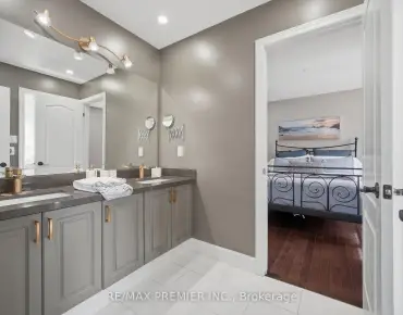 127 Ozner Cres Vellore Village - 4 beds 4 baths 2 parking space(s) listed at $1588000