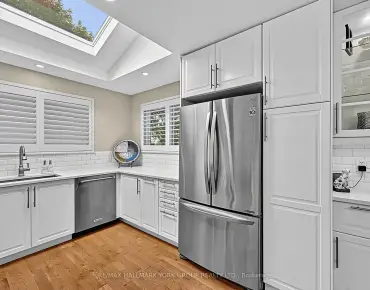 93 Julia Crt Central Newmarket - 3 beds 3 baths 2 parking space(s) listed at $1180000