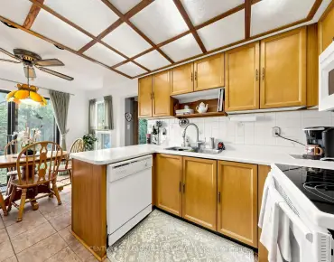 
76 Tilman Circ Markham Village - 4 beds 3 baths 2 parking space(s) listed at $1198000