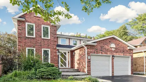 Markham Markham Village community 16 Meyer Circ For Sale