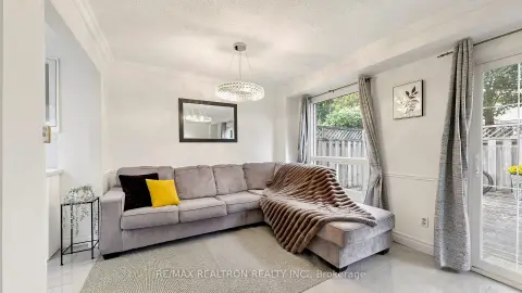 Richmond Hill North Richvale community 4 Kilkenny Pl For Sale